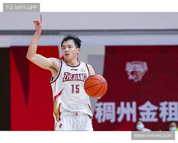 王奕博转会青岛后拿顶薪 上赛季场均6分3篮板成为核心球员 王奕博转会青岛后拿顶薪 上赛季场均6分3篮板成为核心球员